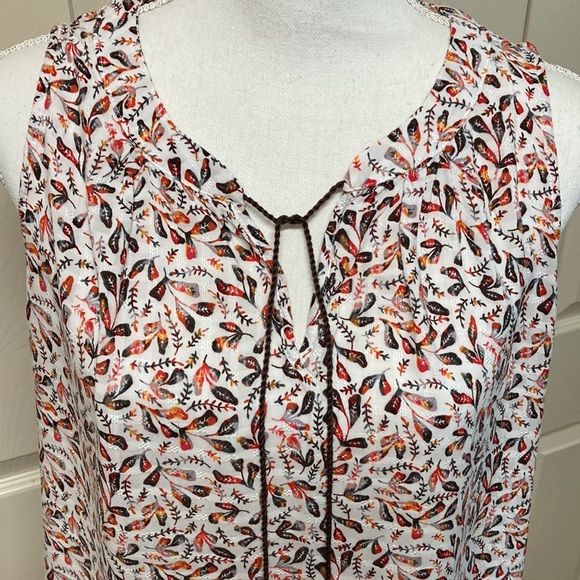 Jane and Delancey Sleeveless Print Top with Leaf Pattern Size Large - Picture 2 of 10